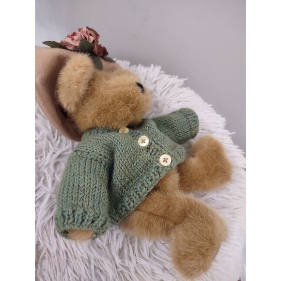 Boyds Bear Mrs. Thumbull 10" plush w/Green Sweater & Hat w/Flowers 1985-98 - Picture 4 of 8